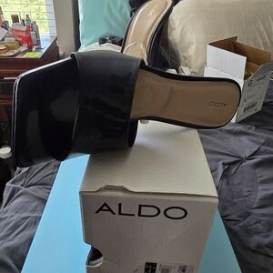 Aldo Slides